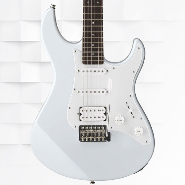 Yamaha PAC012 Pacifica Electric Guitar With Gig Bag -White