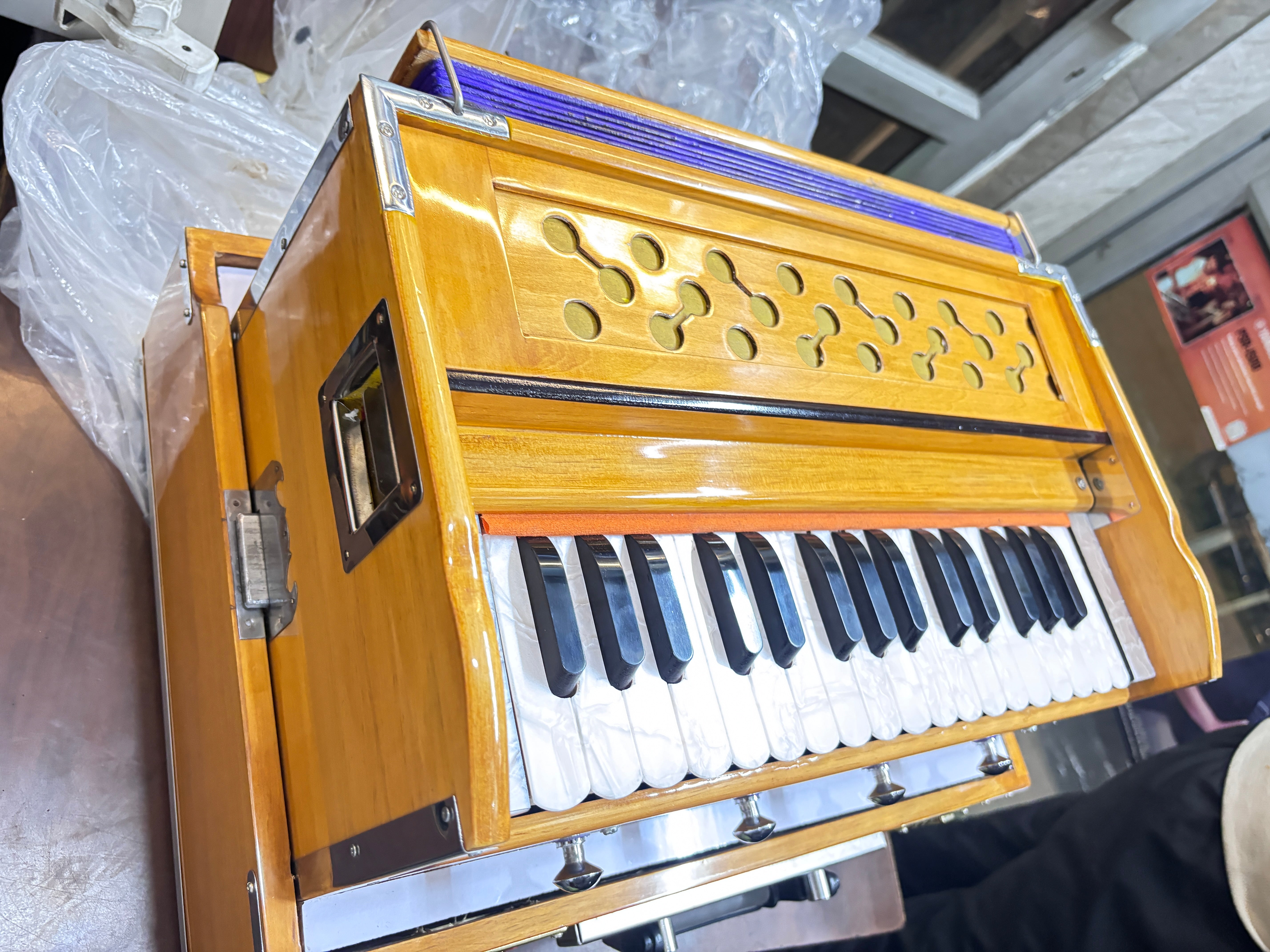 Harmonium 2.5 octave folding portable
