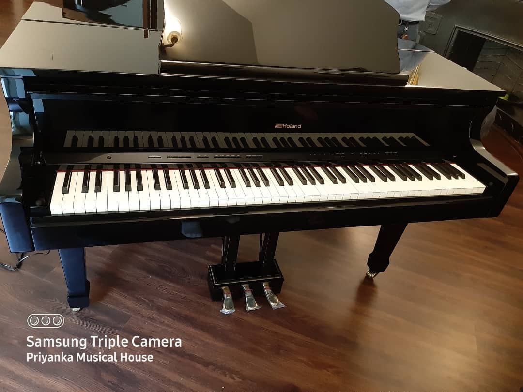 Roland GP-609 Grand Piano Polished