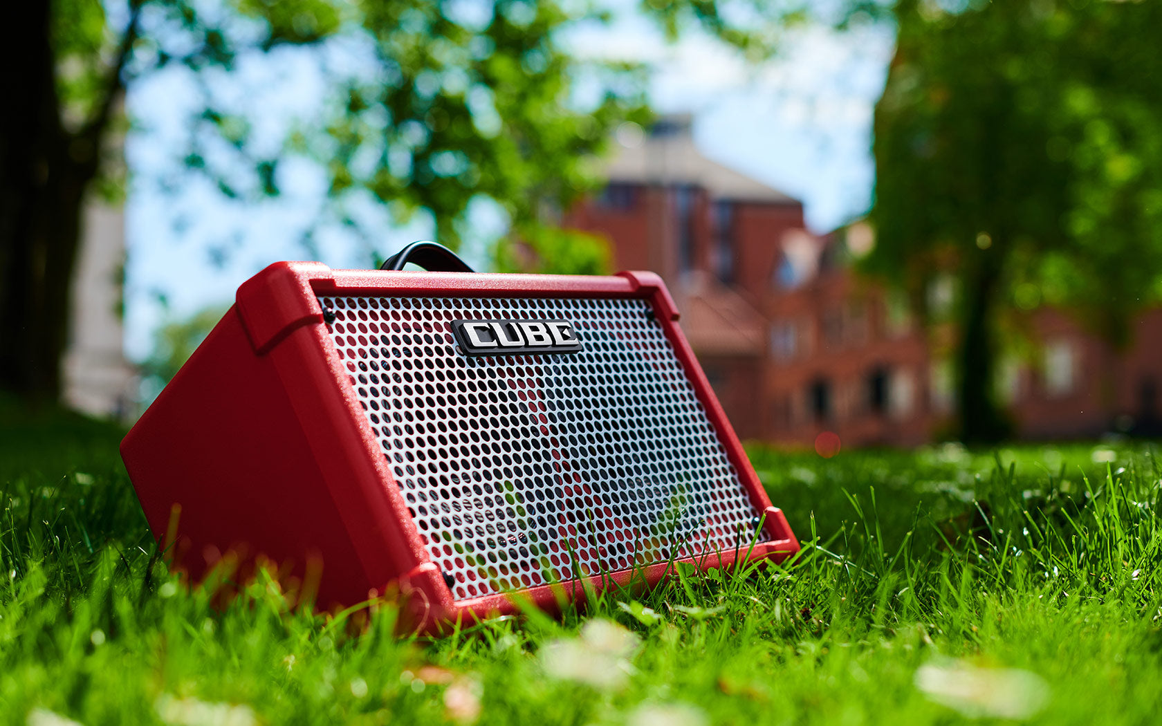Boss CUBE Street 2-2x6.5" 10-watt Battery Powered Combo Amp