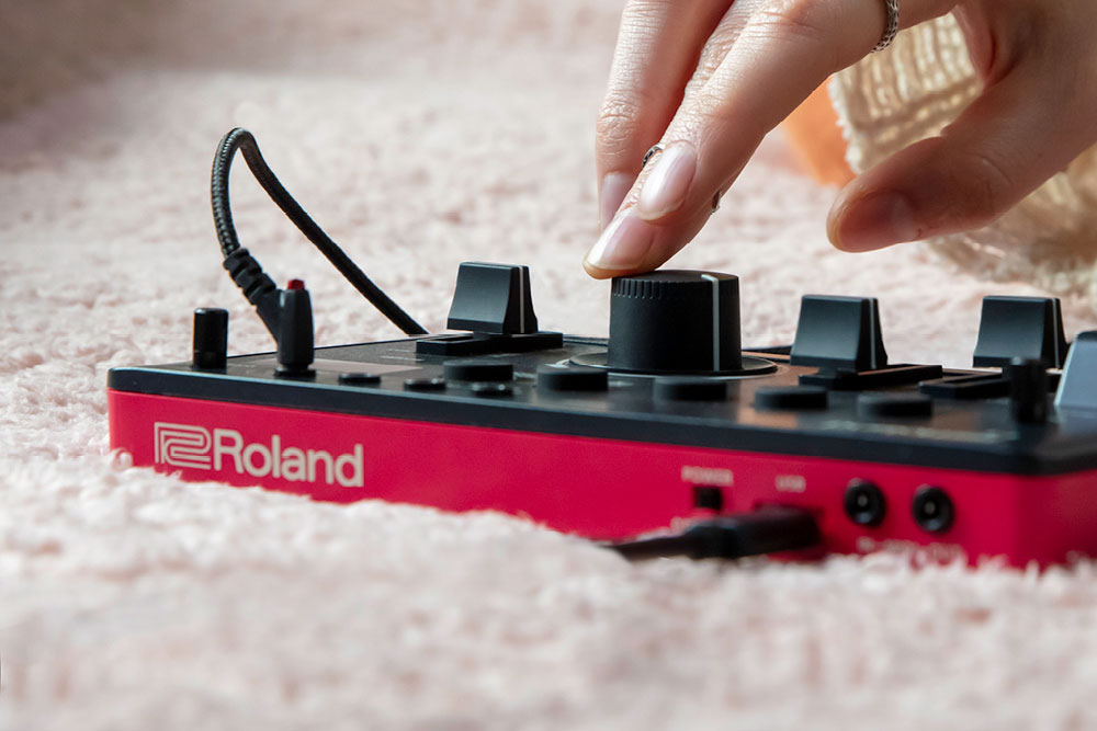 Roland AIRA Compact E-4 Voice Tweaker